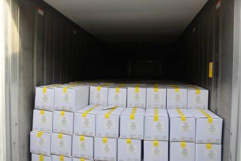 Контейнер с коробками кормовой добавки без маркировки на русском языке, приостановленный к ввозу Россельхознадзором