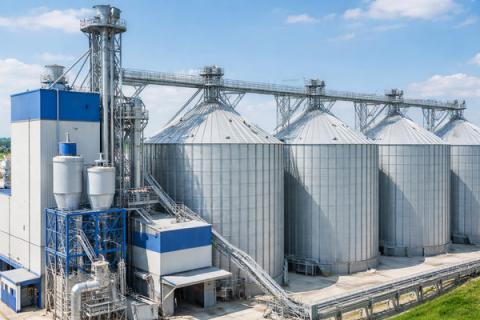 комбикормовый завод с силосами и производственной линией для кормов Дамате